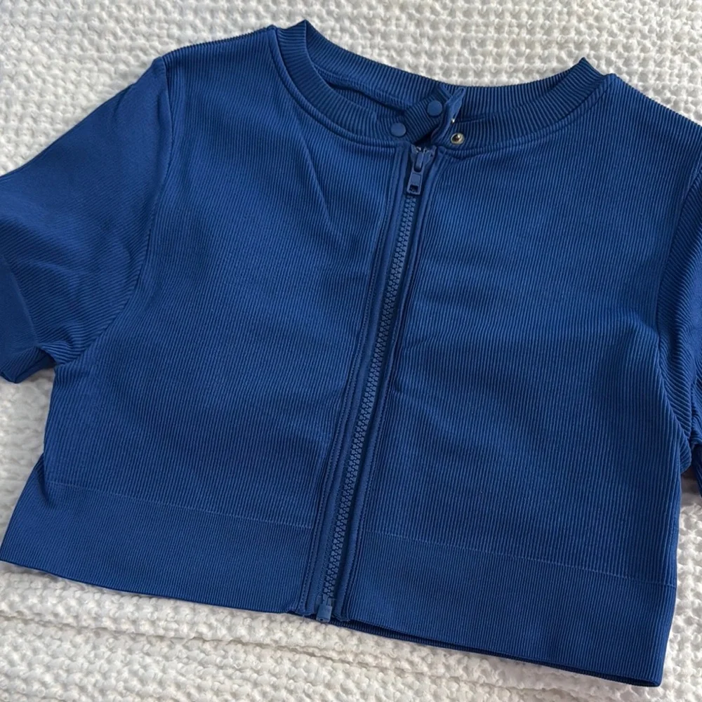 Set Active Zip Up Top - Picture 2 of 8